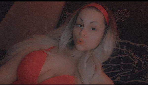 Available for fun hmu on my snap chat Janis_hottiebum Available for fun hmu on my snap chat Janis_hottiebum