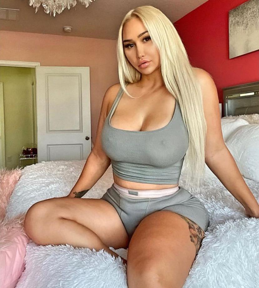 Sex hook up and car date Sex hook up and car date