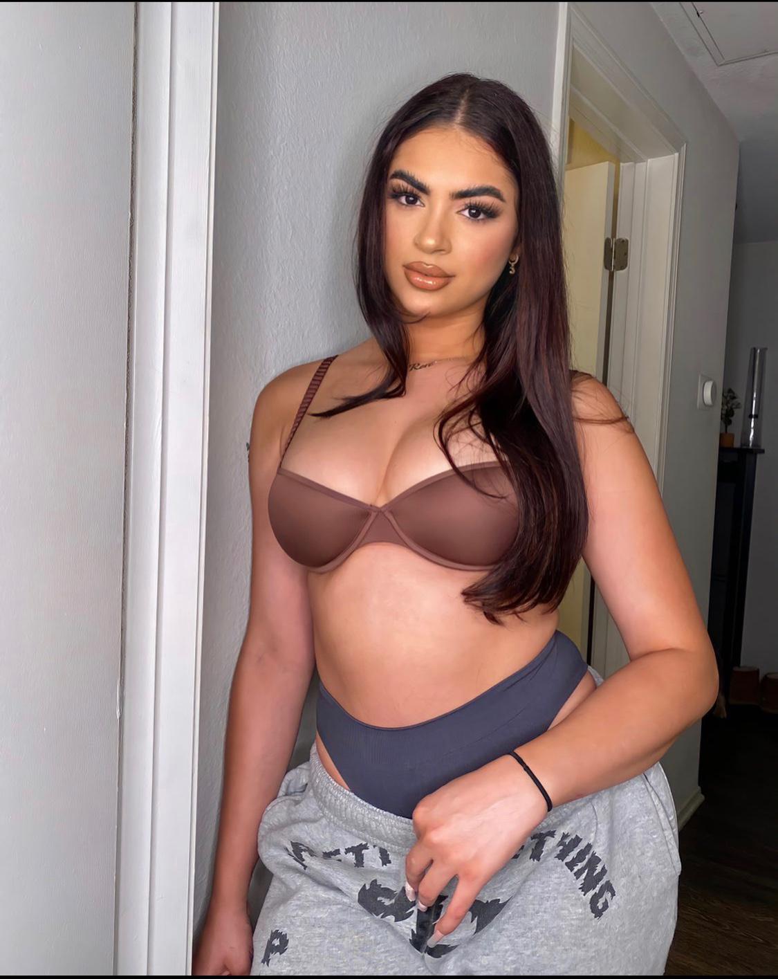 I’M HOT AND READY TO BE FUCKED🍆🍑💦🔥 I’M HOT AND READY TO BE FUCKED🍆🍑💦🔥