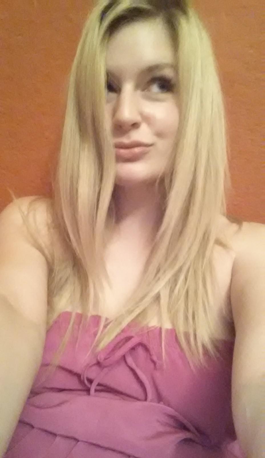 Available for hookup and massage, hit me up for deal Available for hookup and massage, hit me up for deal