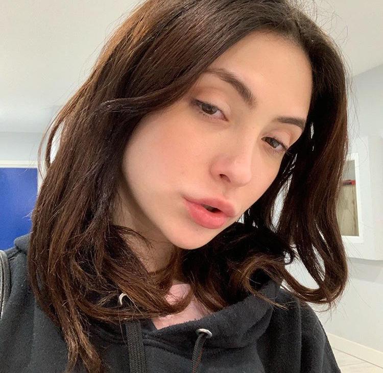 Sexy Mellisa is down and ready to fuck🍆❤️ Sexy Mellisa is down and ready to fuck🍆❤️