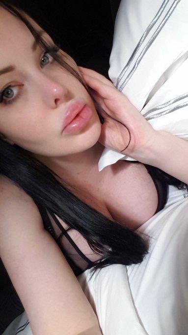 I’m available for hookup I’m independent And a professional hooker I’m available for hookup I’m independent And a professional hooker