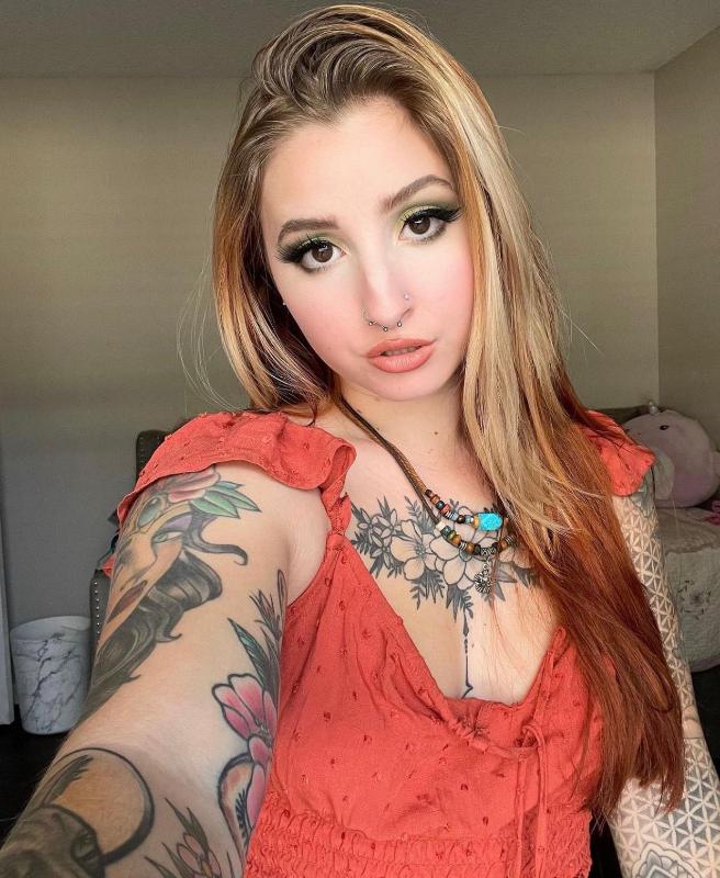 HOOKUP SEX AND SELL DRUGS 🍑🍑😘😘
