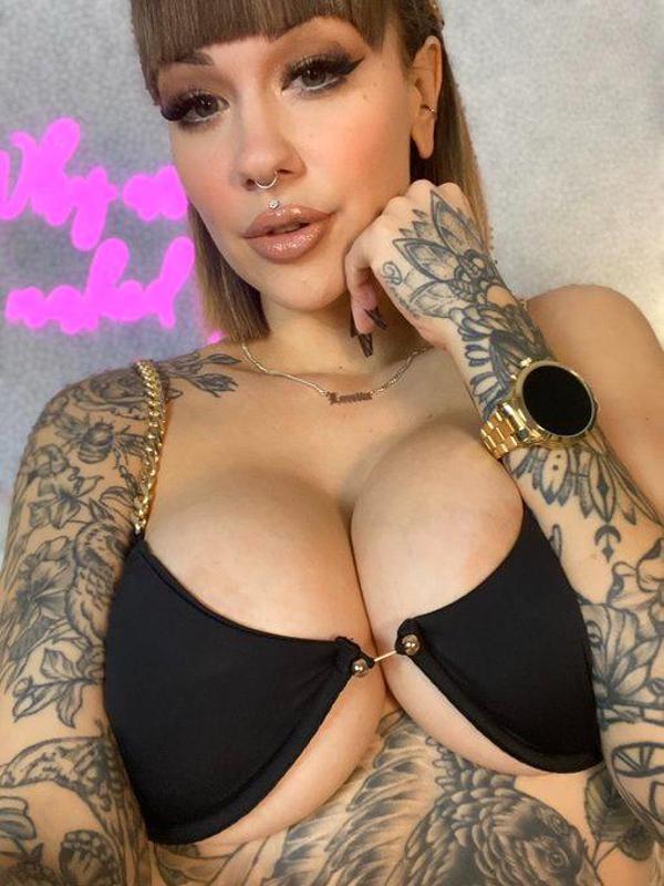 Female escort 💦🍆Available for meet up