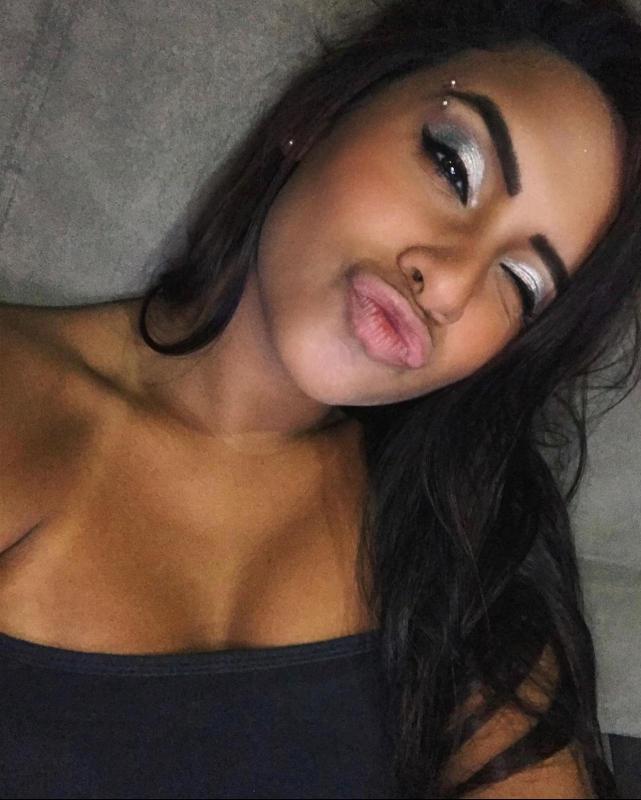 HOOKUPS & BOOKINGS