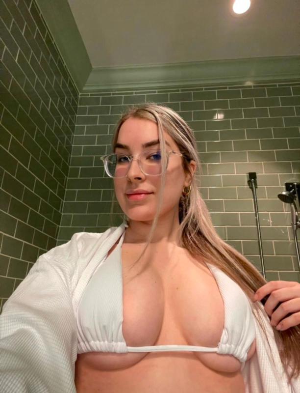 💜💦 I’m a professional 😌Text me if you’re down to have fun🤩💜