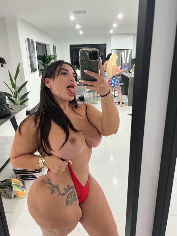 I’m the perfect Asian Escort Model for your sexual services😍💦