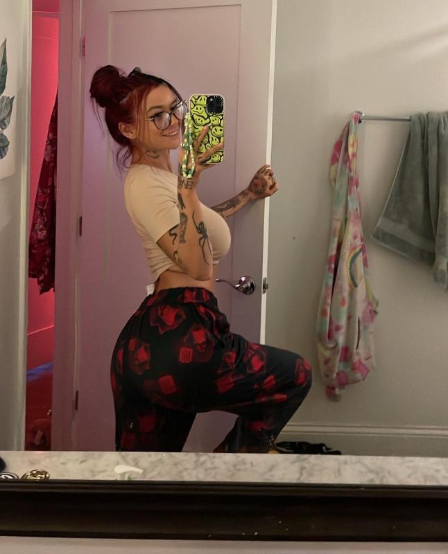 AVAILABLE FOR HOOKUP/DISCREET SEX/INCALL & OUTCALL/FUN