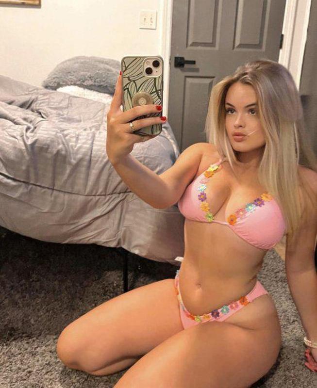 I’m available for hookup both Incall and Outcall service