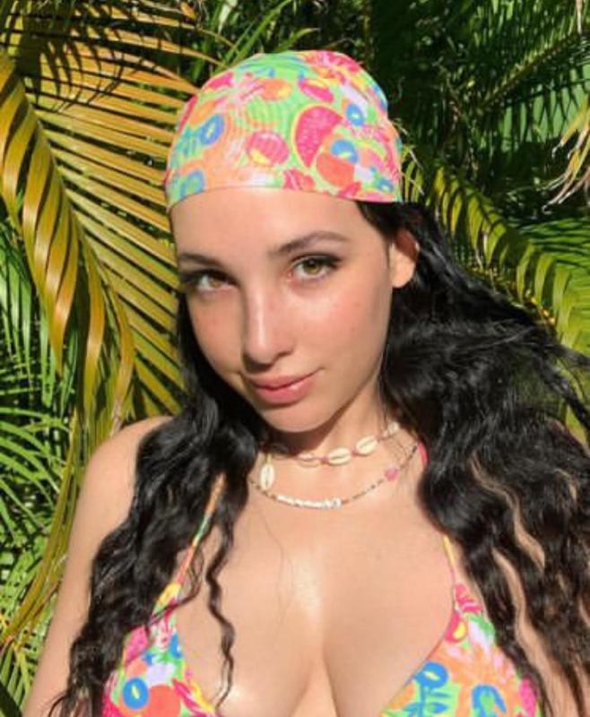Sexy goddess await you