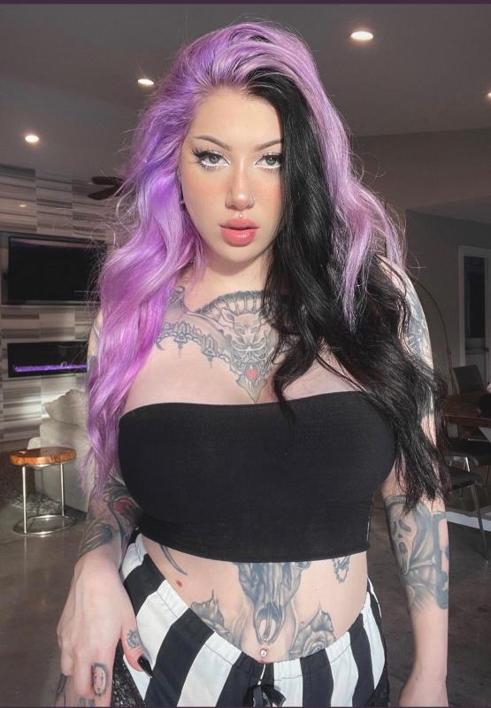 Escort available for hookup service