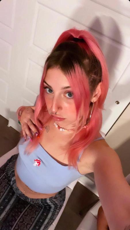 Escort ready for hook ups