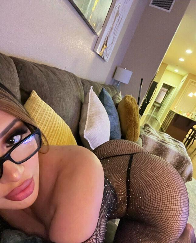 Available for fun 💦💦💦💦🍑🍑