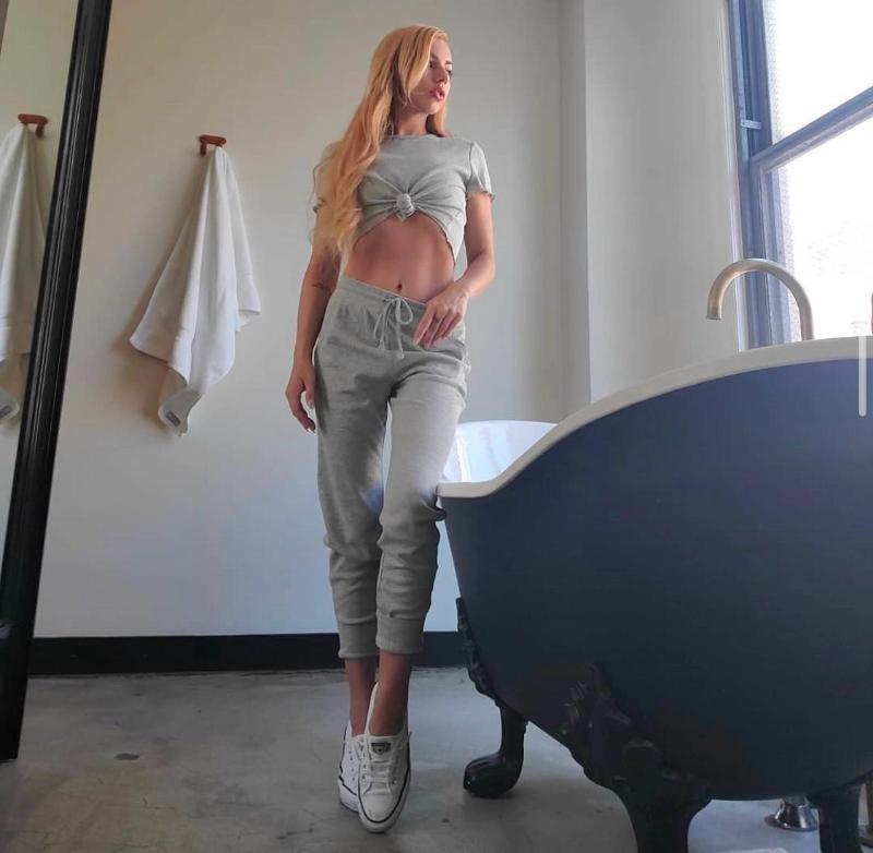 HMU I’m available for hookup dm and ask for rates...