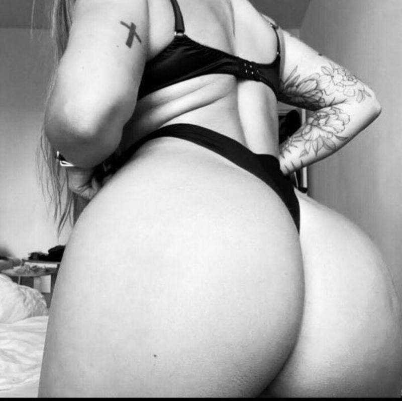 I got a high sex drive love giving blowjobs, swallow cum, deepthroat