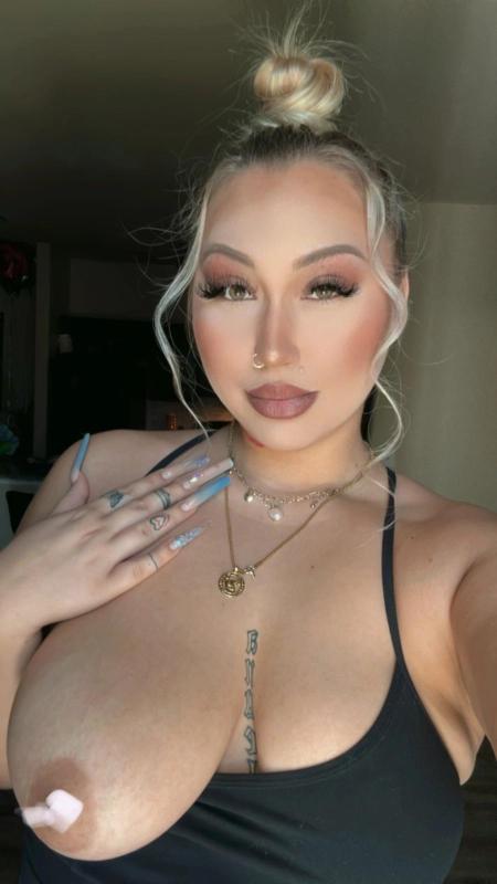 Available for hookups tonight 💦💦🍆🍆🍑🍑