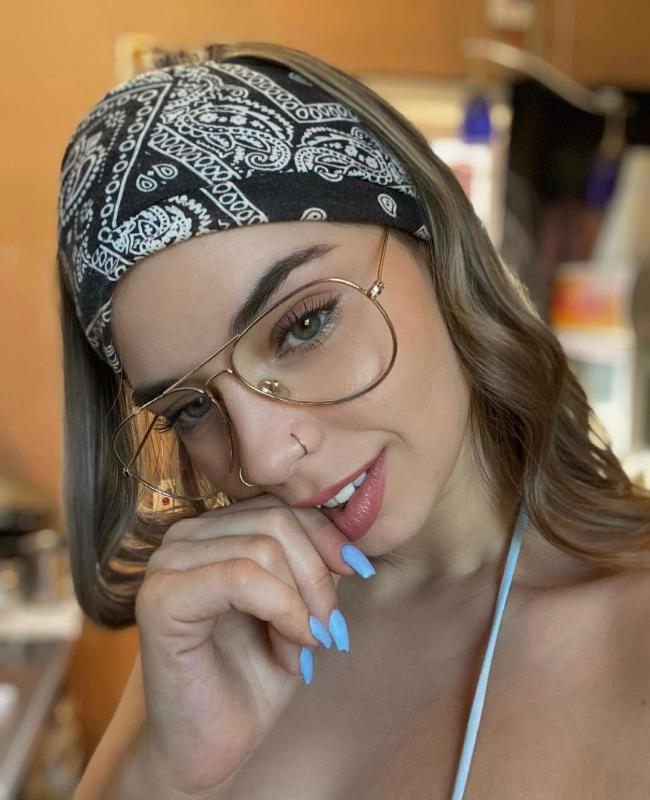 Am Very Sensual And Personality 🍎 B2B Massage/ GFE / **** no cover