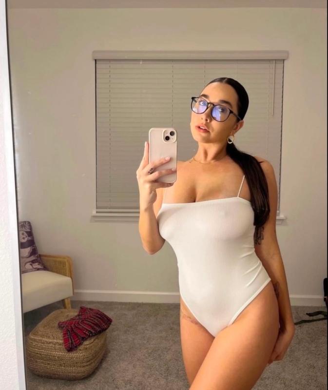 Milky 🥛 hookups and my nudes 🍑👅🍆😍🥰💋