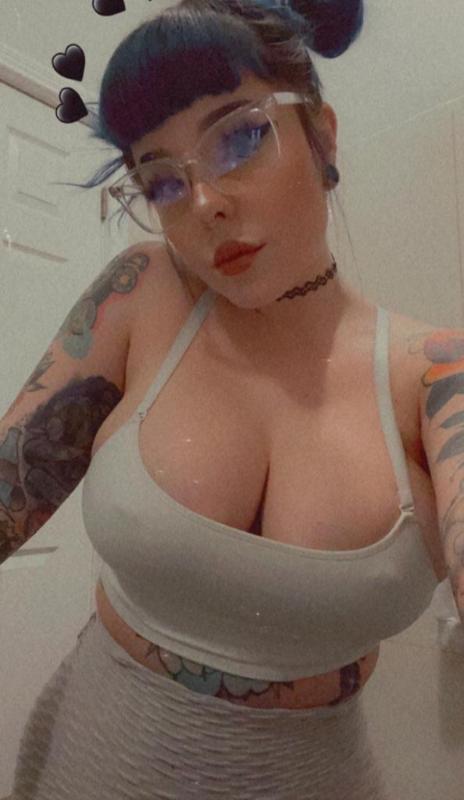 DTF? Available for incall and outcall 🥰💕