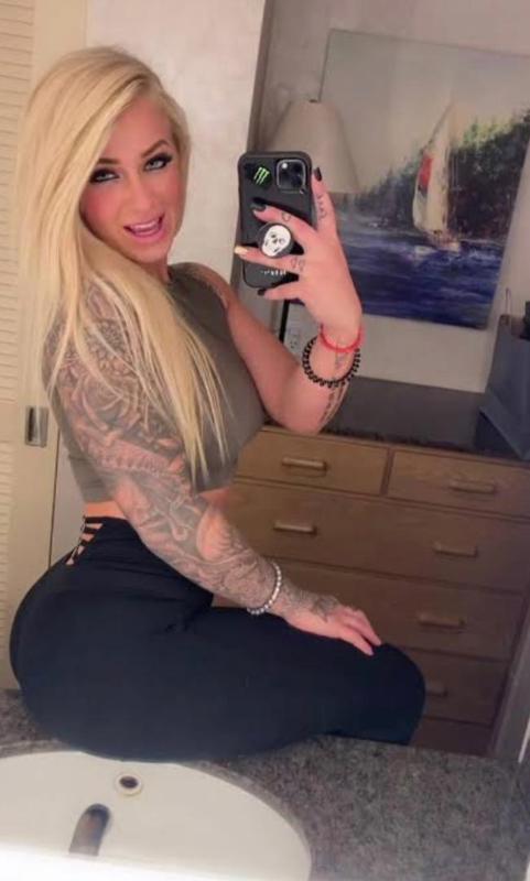 Available for hookup 😘 😘😘😘😘 (256) 600-1533