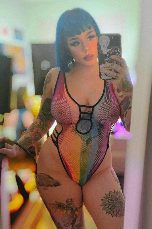 Available for sex hookup 💦🍆🖤💯
