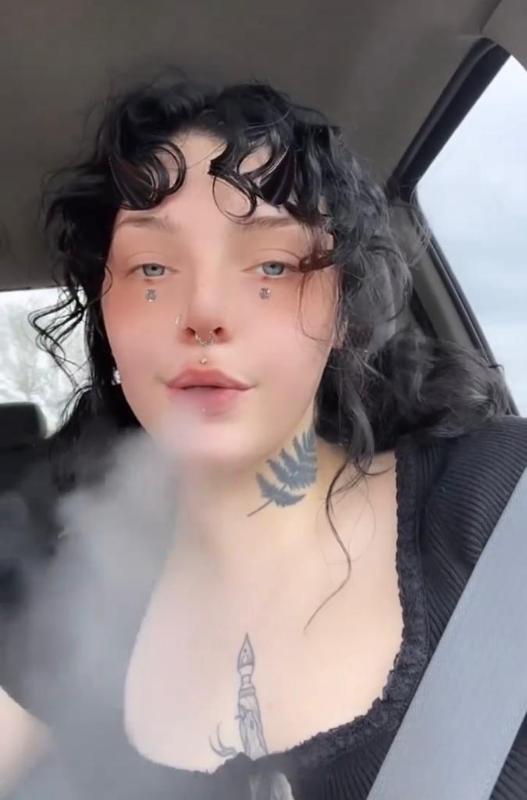 i’m jennifer , sells Drugs❄️💊&weed Available for hoookup,couples,Bdsm🍑🍆