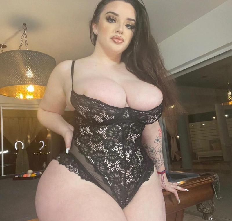 DOWN TO FUCK👅🥵👅 Add on snap Kim_luis3