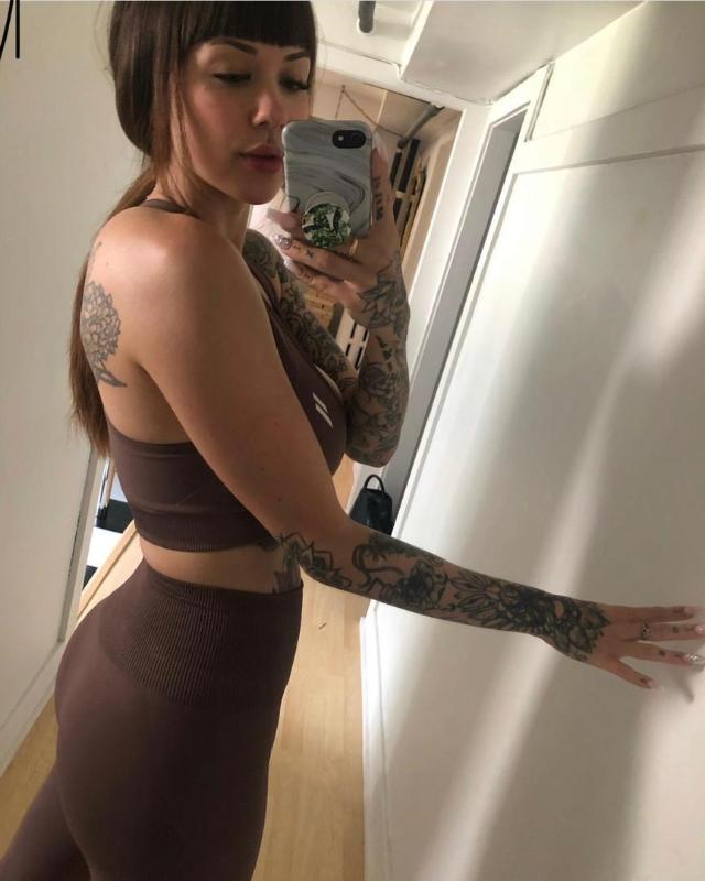 escort available for hookup
