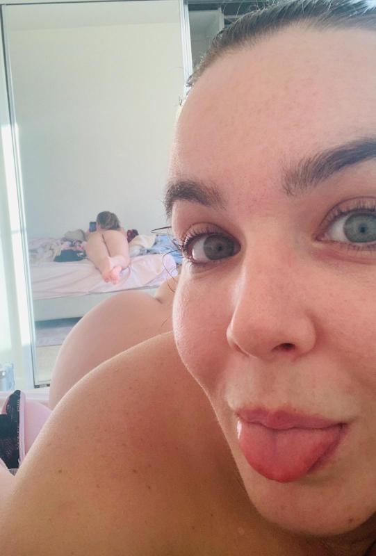 AM AVAILABLE FOR HOOKUP 🥰🥰🥰🍆🍆