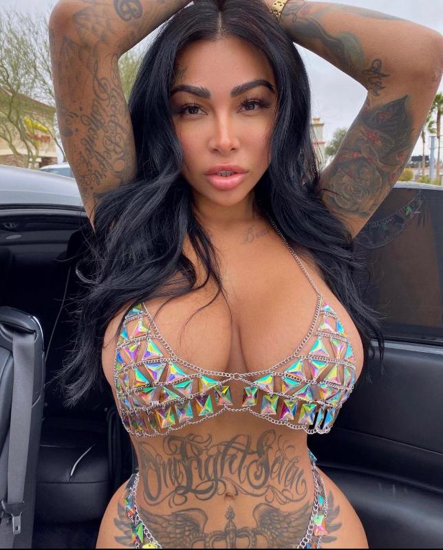 Hi , I’m a sexy 🍌 escort ❤️😻 available for hookups 👅💦