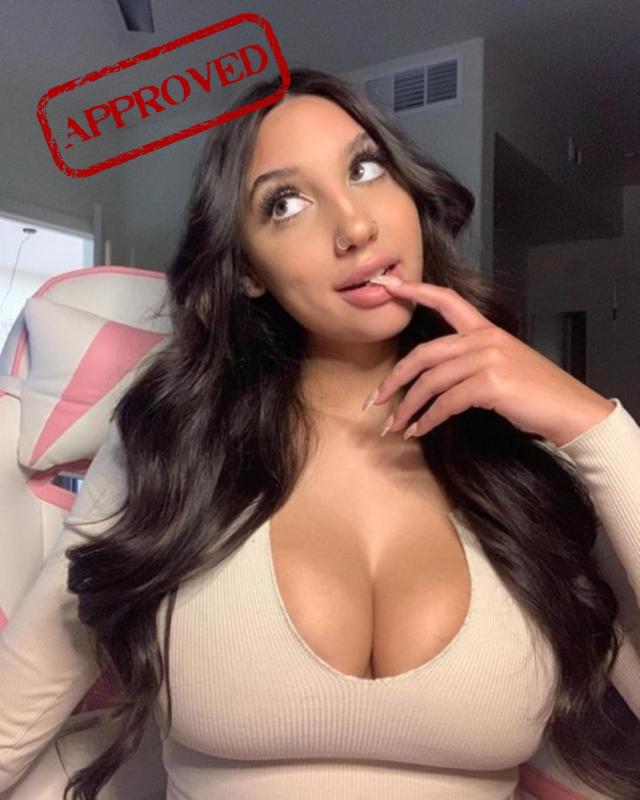 I'm Kissa Sweet Sexy Nasty 😋 add me on Snapchat kissasins2802