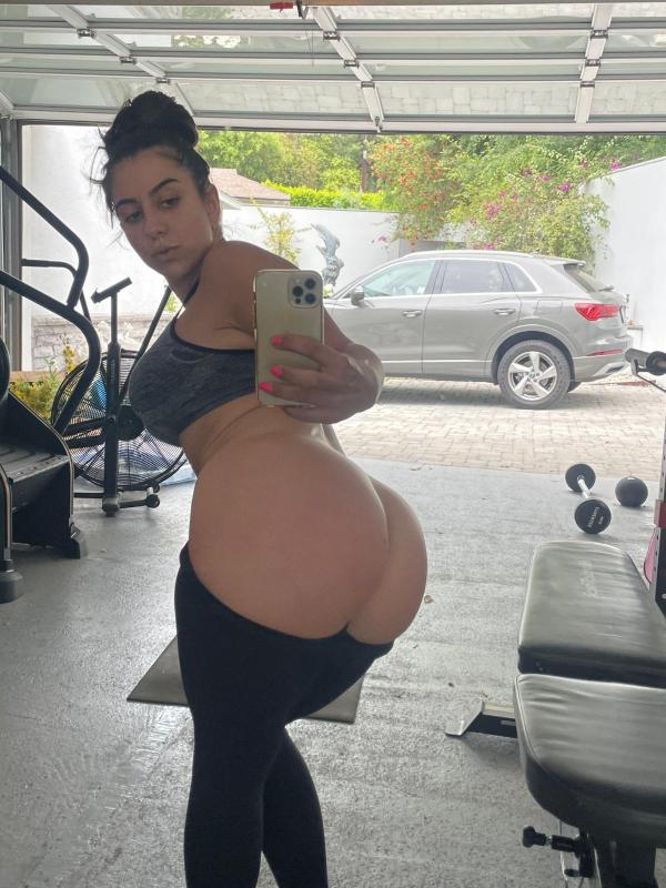I’m available incall & outcall let’s fuck and get nasty tonight👅💦🍑🍆😍 i