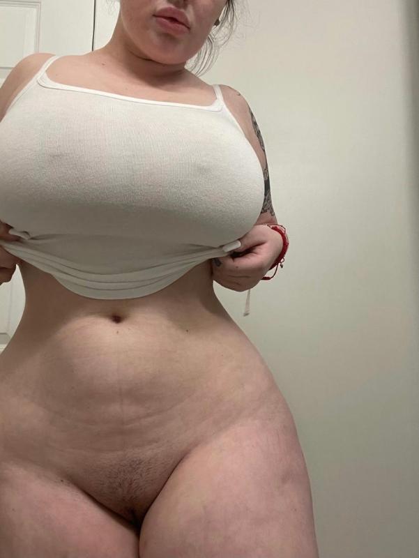 I’M A HORNY🥺🍆🍑❤️🥺GIRL WHO NEEDS HARD DICK RN TEXT: (920) 350-9798