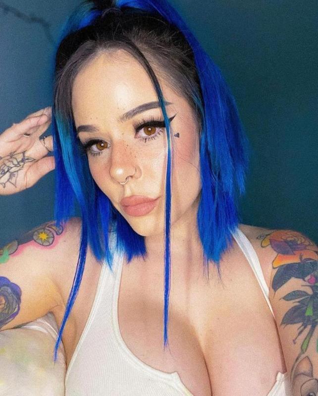 Escort available for hook up