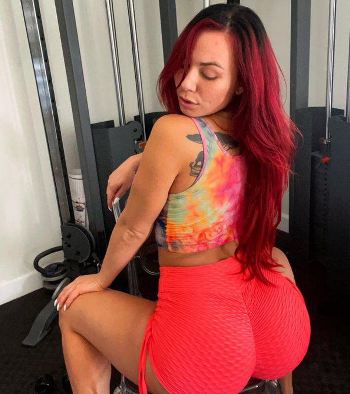 I am available for hook up 🍑🍑💦...let’s get really nasty 💦💦