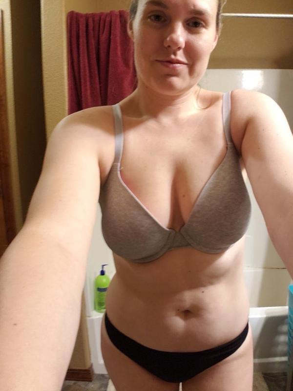 I’m available for hookup real time sex.