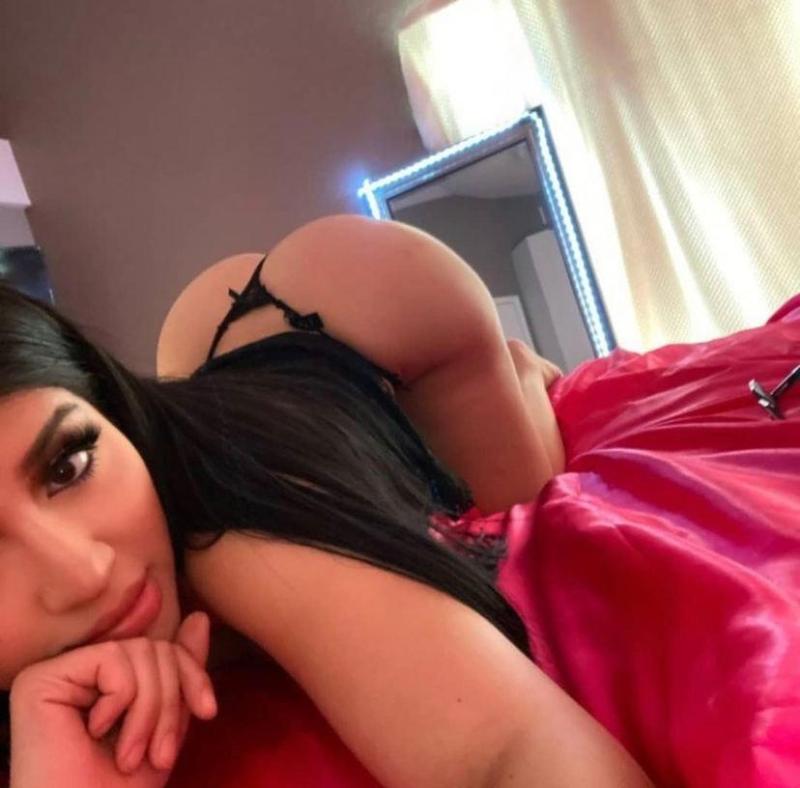 I’m available to hookup and fuck text me 5307460855