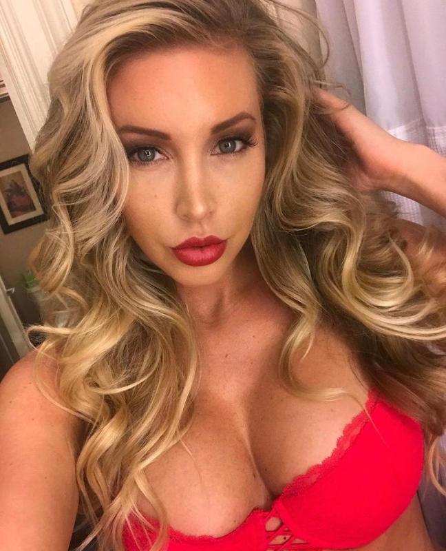 I’m real, ready and horny 🍑🍆