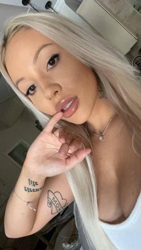 DISCREET HOOKUP SERVICE (NEW GIRL IN AREA