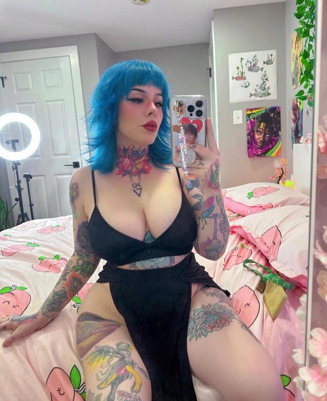 I’m Kate a horny and mature lady with an affectionate heart I Offer Bareback ,