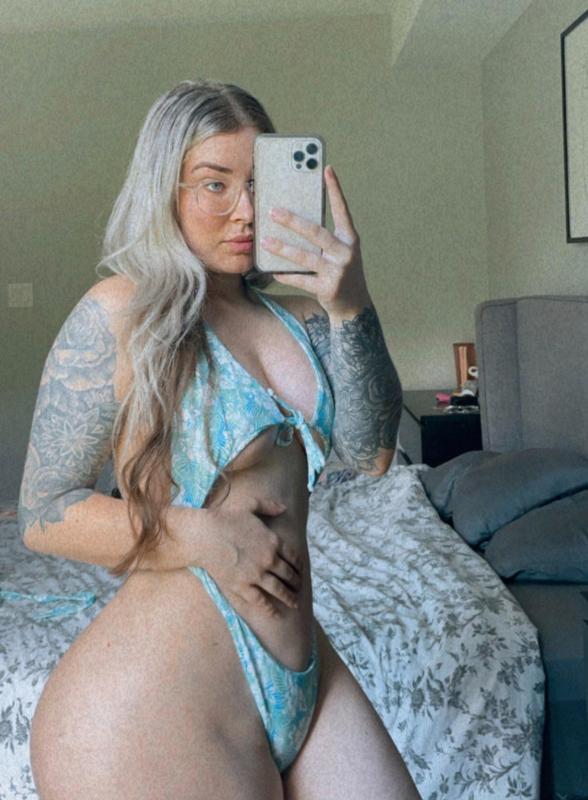 HIT ME UP FOR HOOK UPS, MASSAGES, GIRLFRIEND EXPERIENCE AND CAR MEETS🍆🍑🍑....